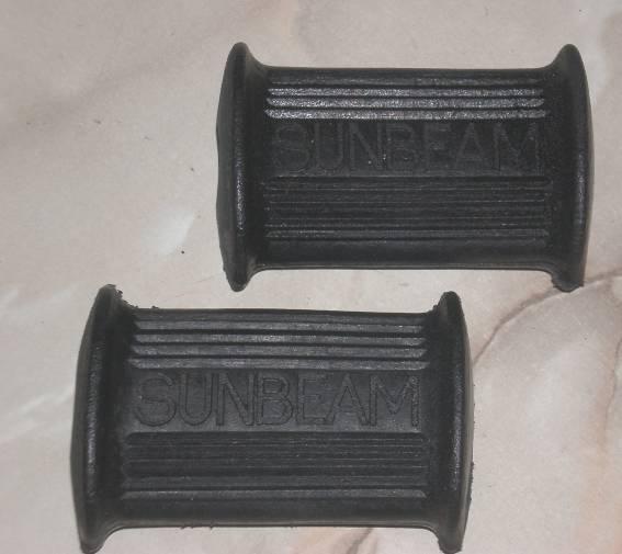 Sunbeam S8 Front Footrest Rubbers /Pair