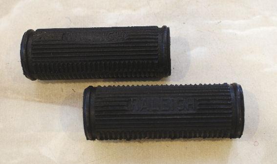 Raleigh Footrest Rubbers Big Open Ended /Pair