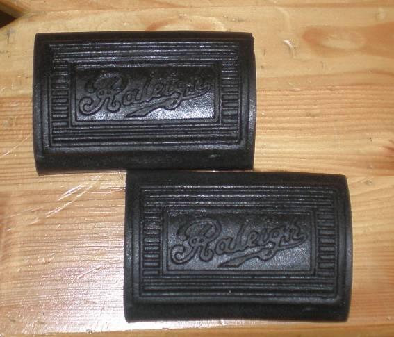 Raleigh Footrest Pedal Rubber /Pair
